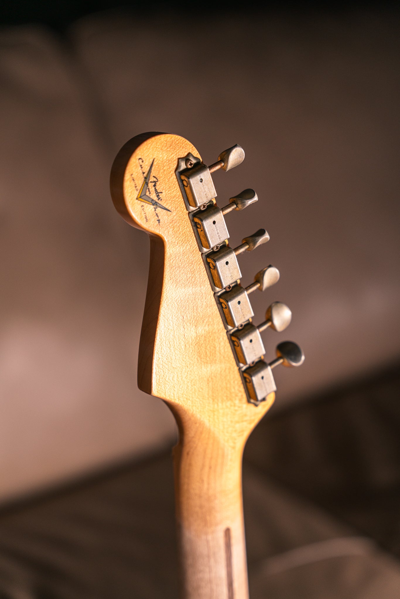 Fender Custom Shop LTD '57 Stratocaster Journeyman Relic in Super Faded Aged Shell Pink