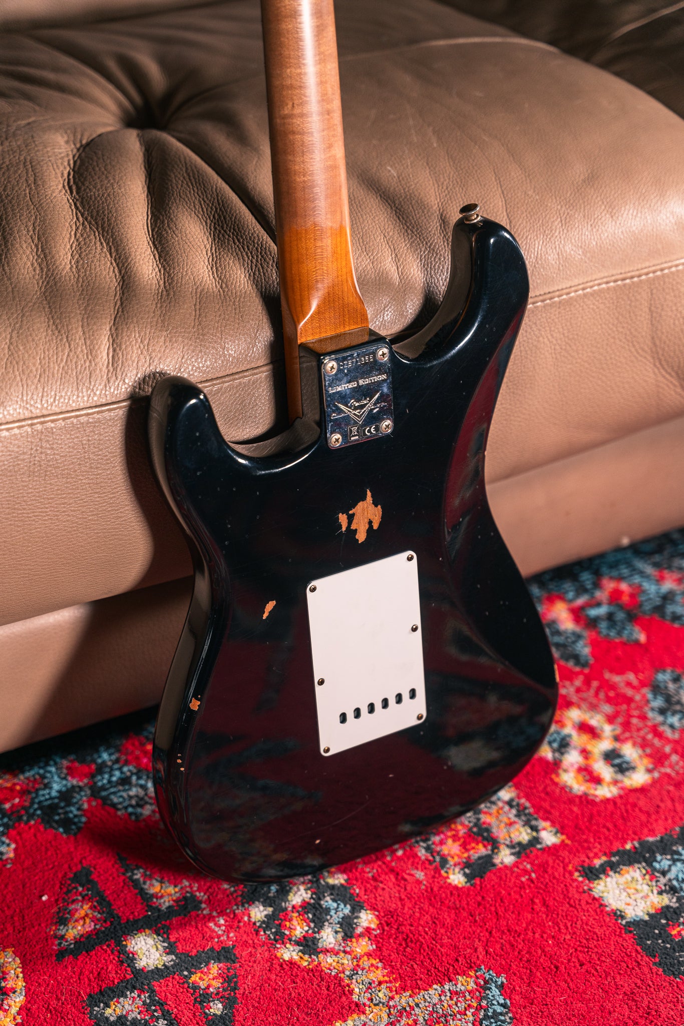 Fender Custom Shop LTD '63 Stratocaster Relic in Aged Black