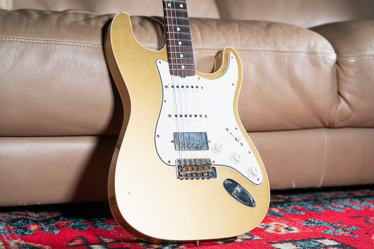 Fender CS Gold Double Bound Strat Aged Pre-Owned