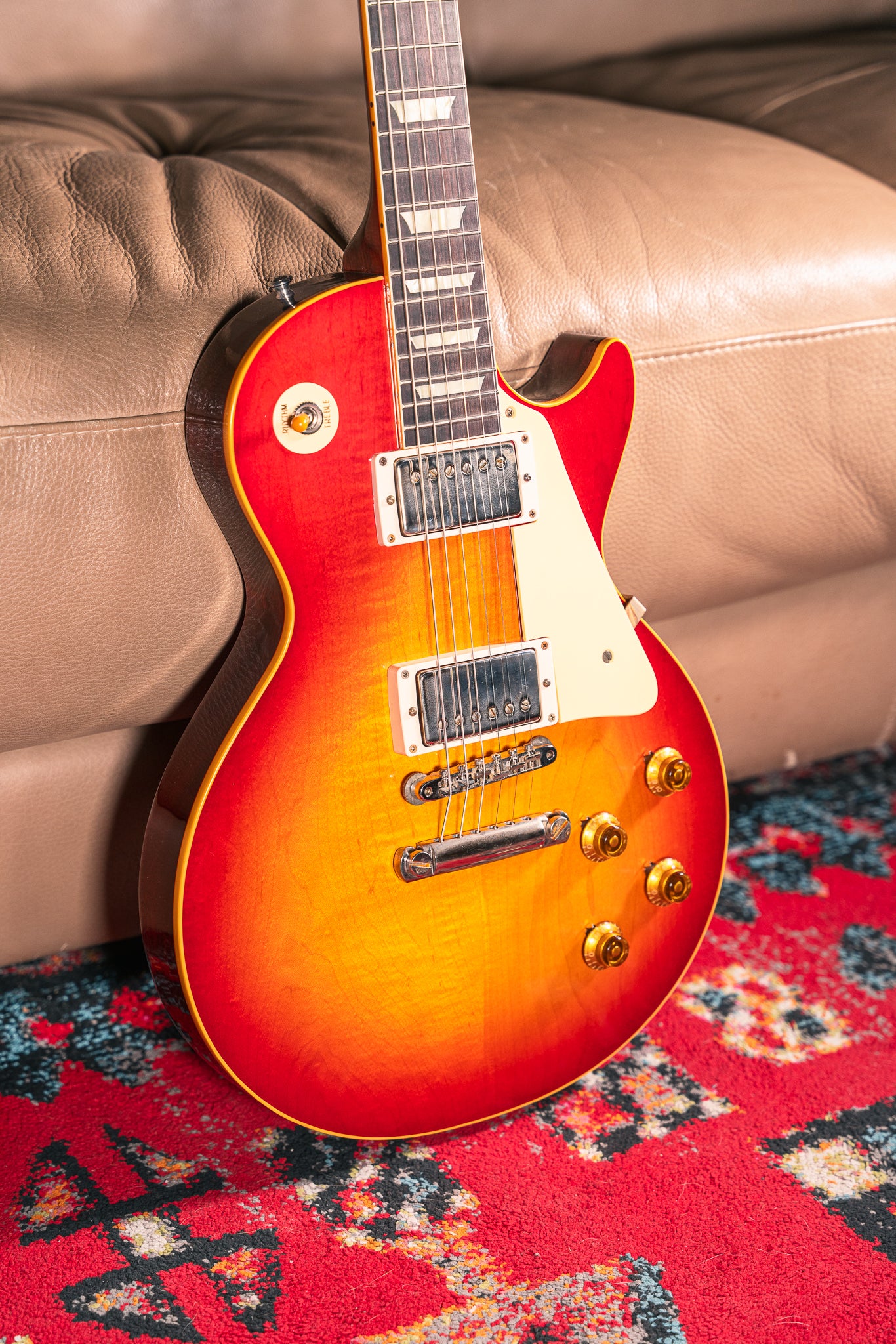 Gibson Custom '58 Les Paul Standard in Washed Cherry Sunburst VOS