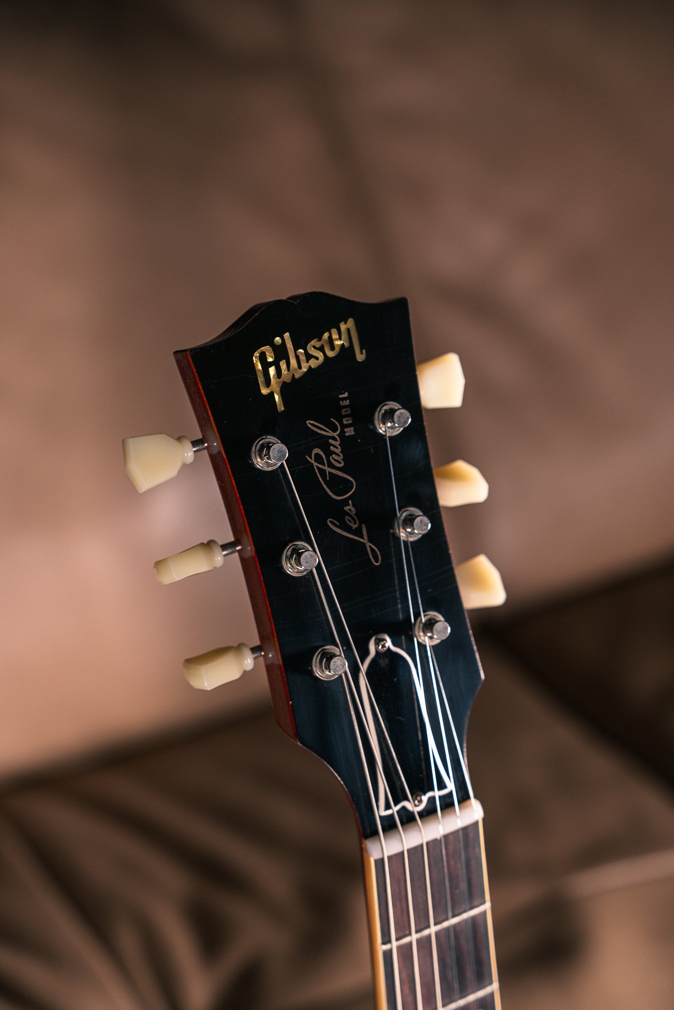 Gibson Custom '59 Les Paul Standard Ultra Light Aged in Southern Fade Burst