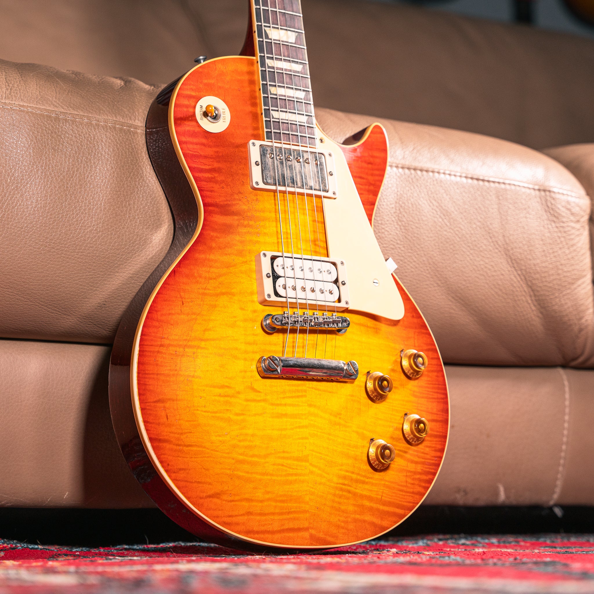 Gibson Custom "The Beauty of the Burst" 1960 Les Paul Standard Page 151