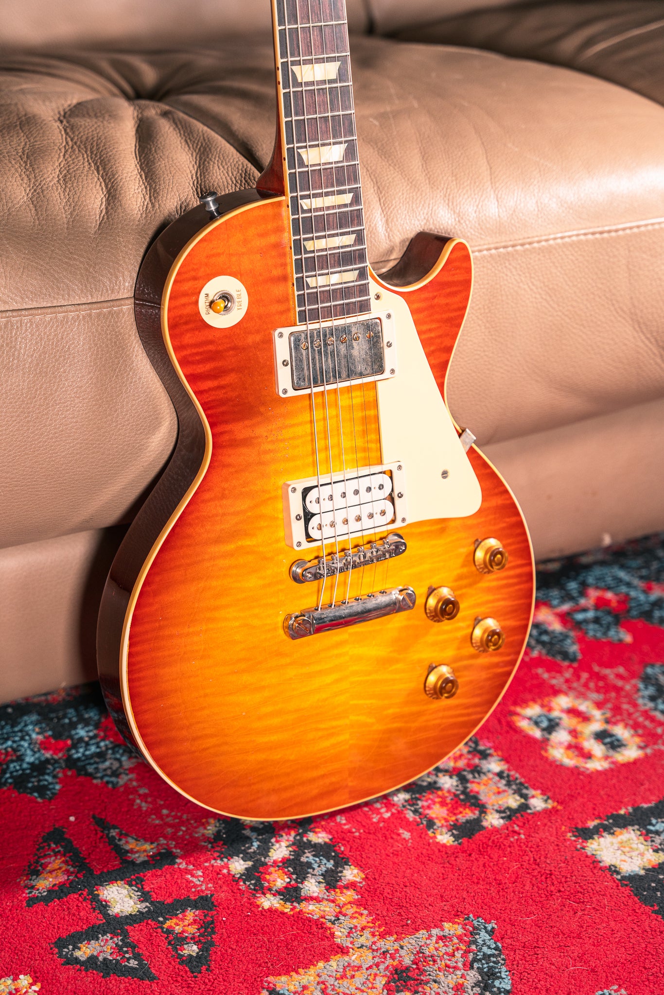 Gibson Custom "The Beauty of the Burst" 1960 Les Paul Standard Page 151