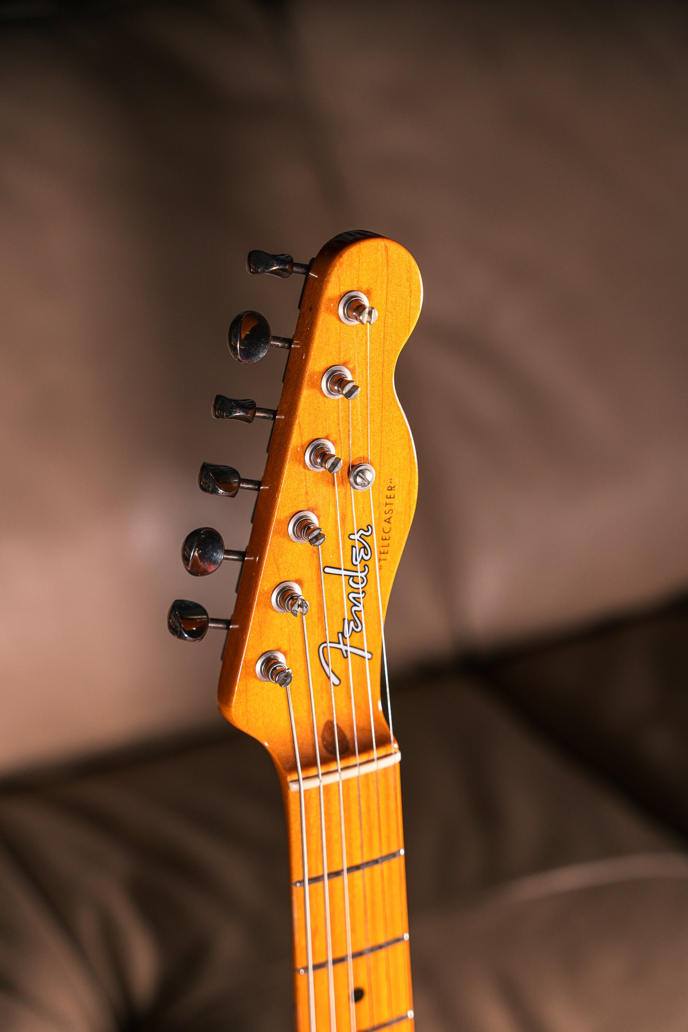 Fender - 1999 - American Vintage '52 Telecaster in Butterscotch Blonde