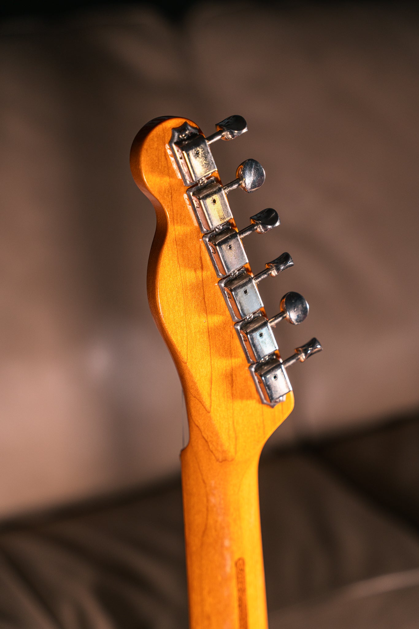 Fender - 1999 - American Vintage '52 Telecaster in Butterscotch Blonde