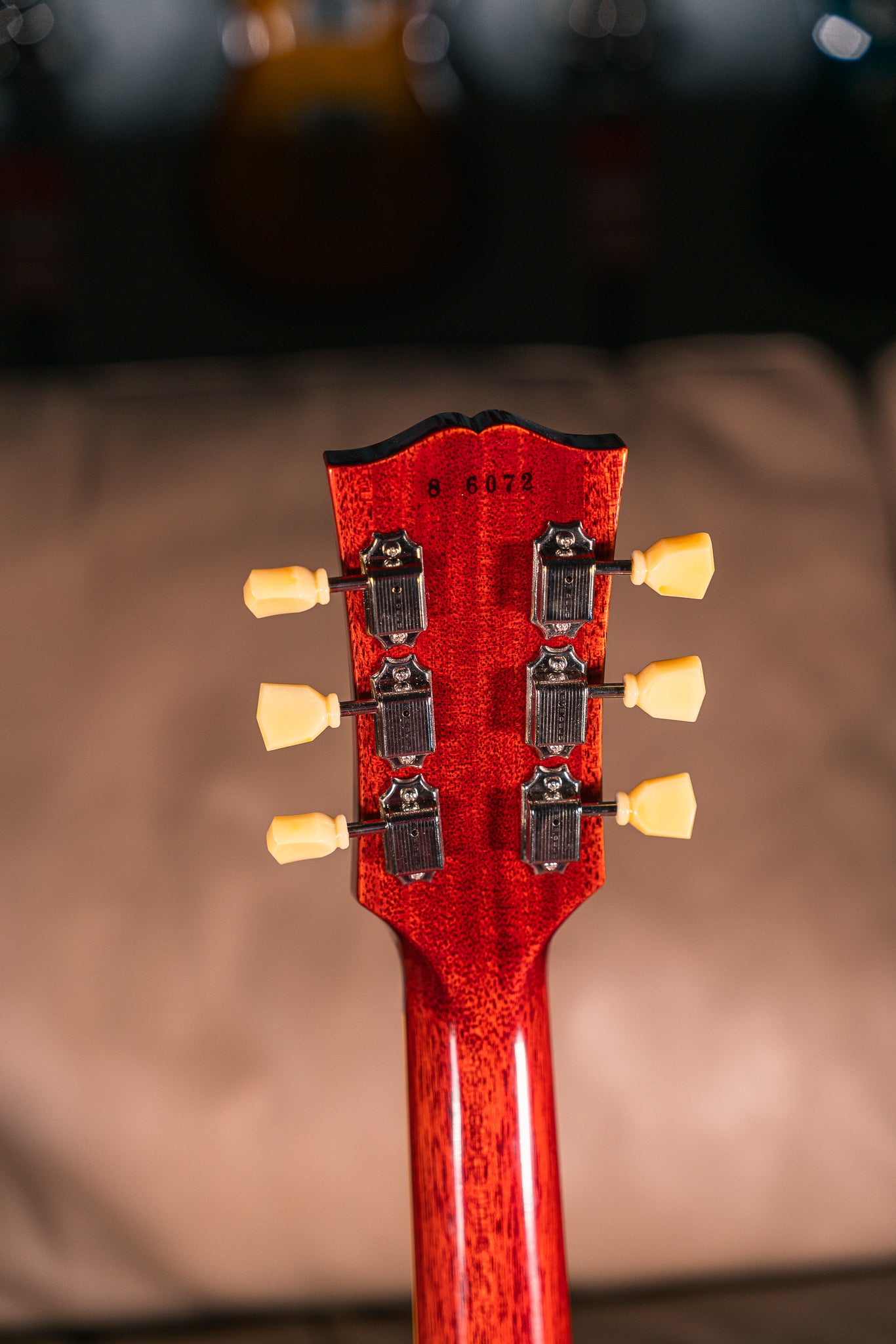 Gibson Custom '58 Les Paul Standard Ultra Light Aged in Washed Cherry Sunburst