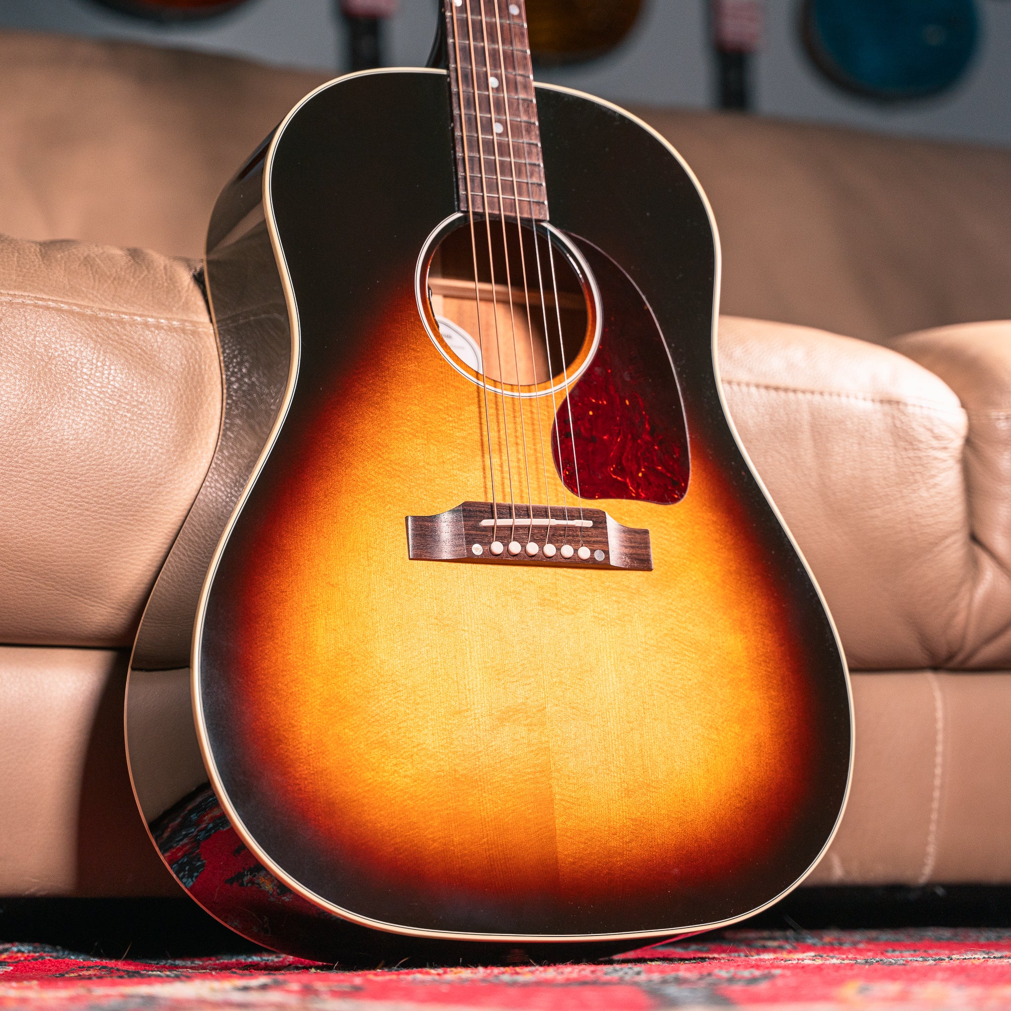 Gibson J-45 Standard in Vintage Sunburst