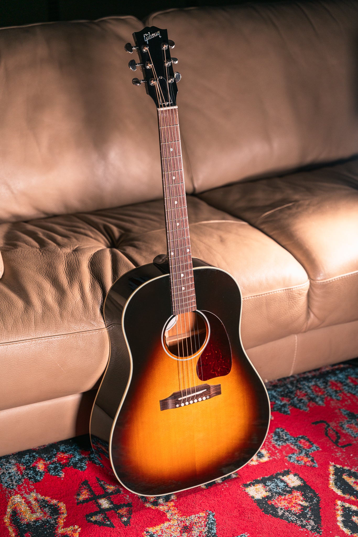 Gibson J-45 Standard in Vintage Sunburst