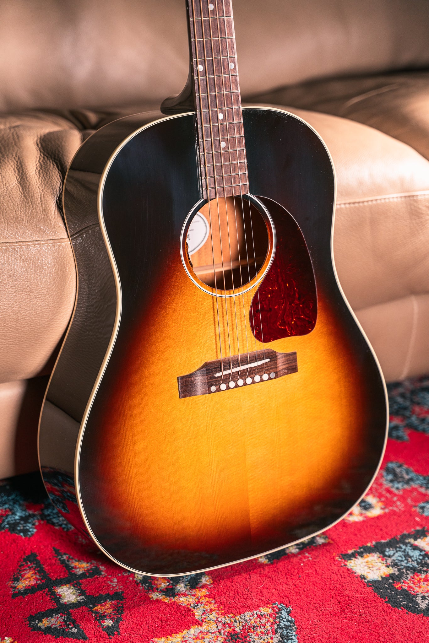 Gibson J-45 Standard in Vintage Sunburst