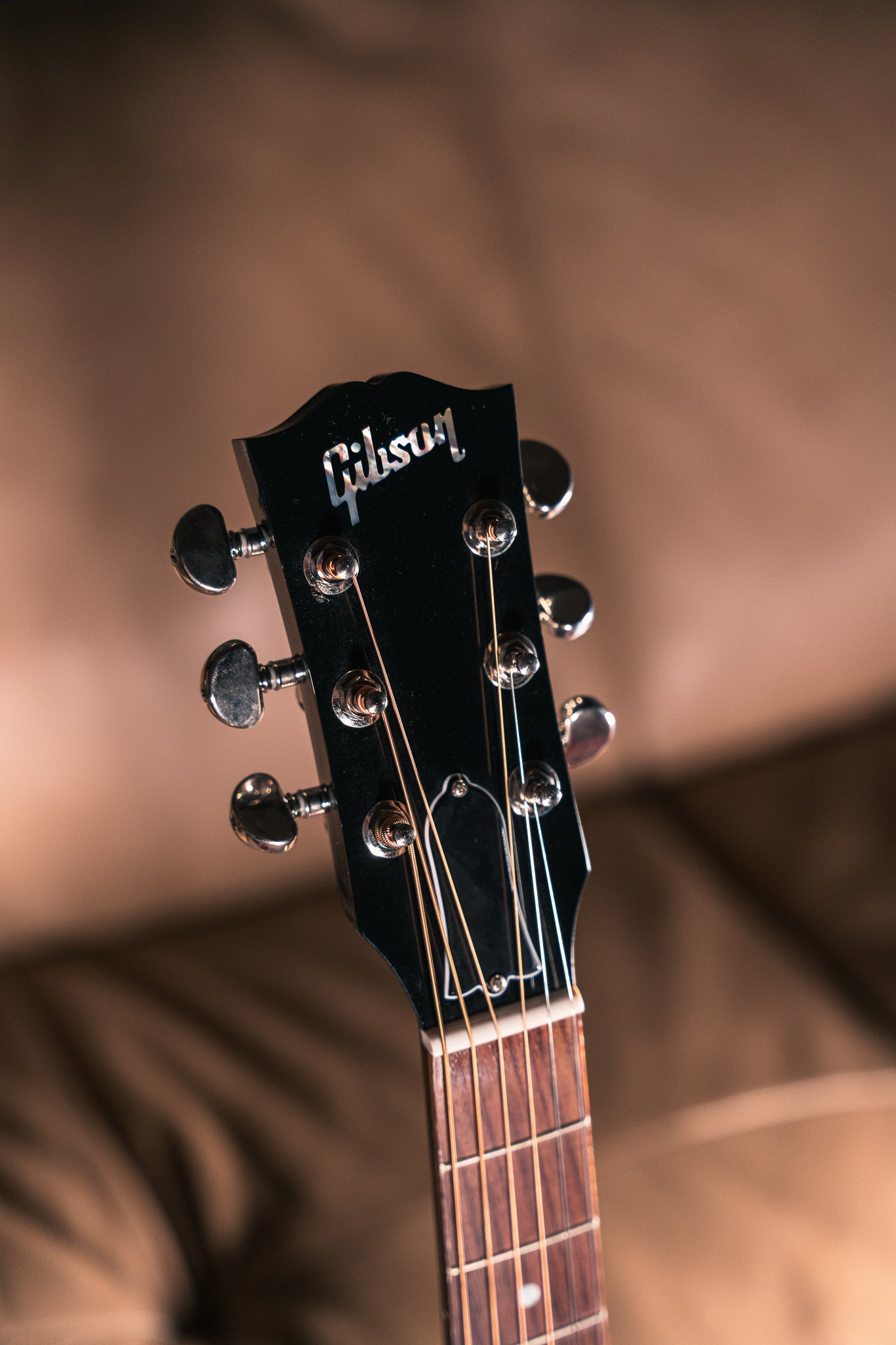 Gibson J-45 Standard in Vintage Sunburst