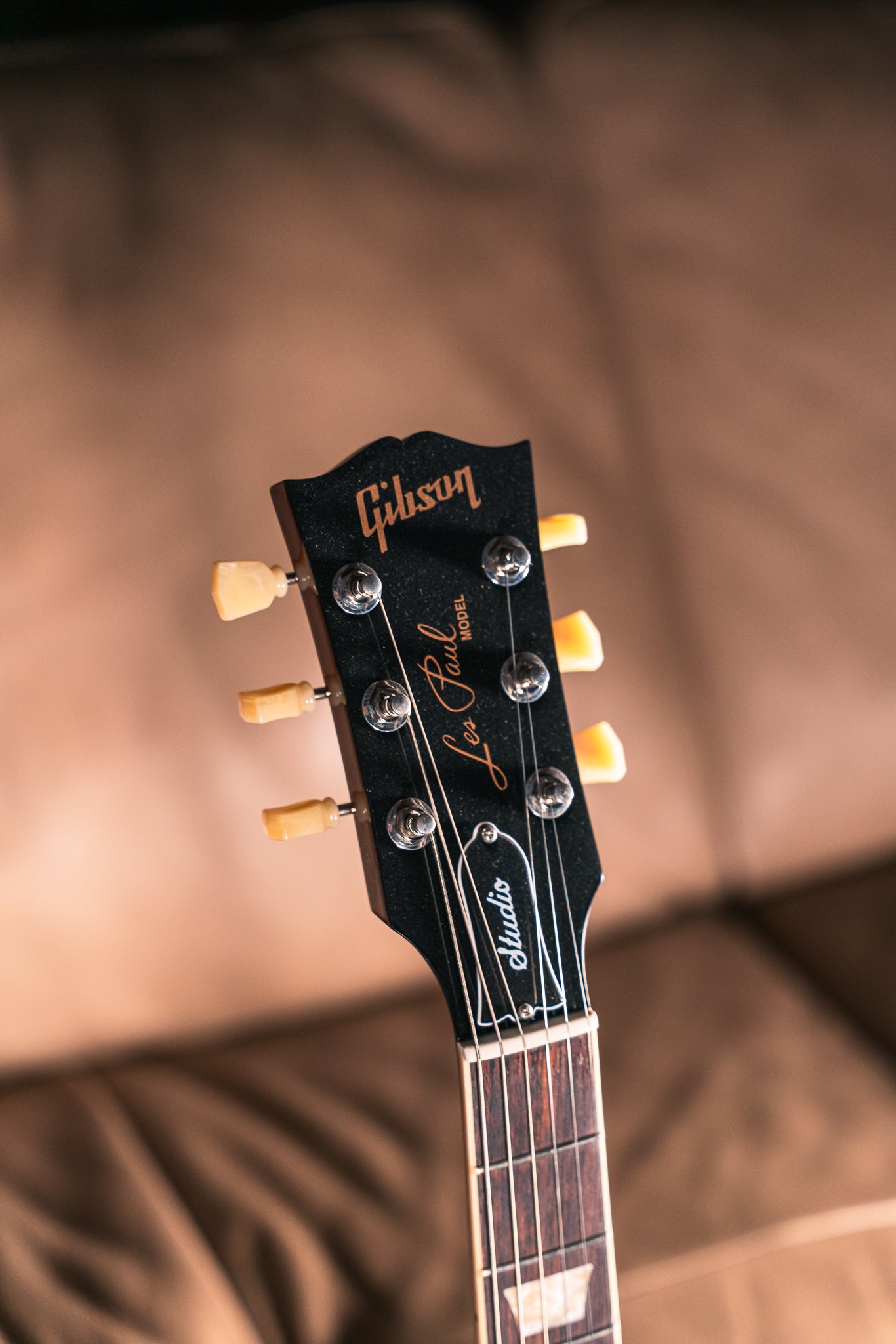 Gibson Les Paul Studio in Wine Red