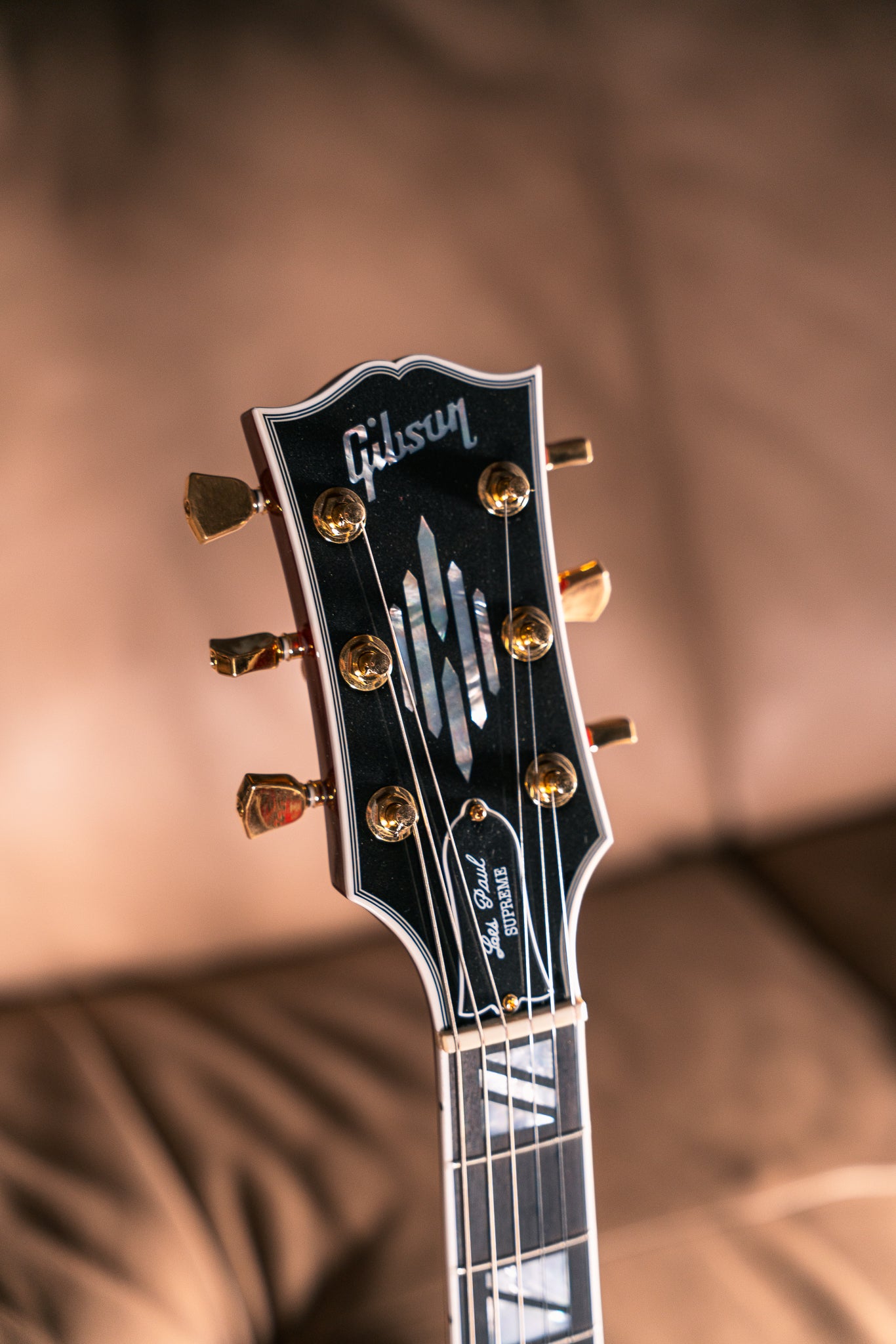 Gibson Les Paul Supreme in Wine Red