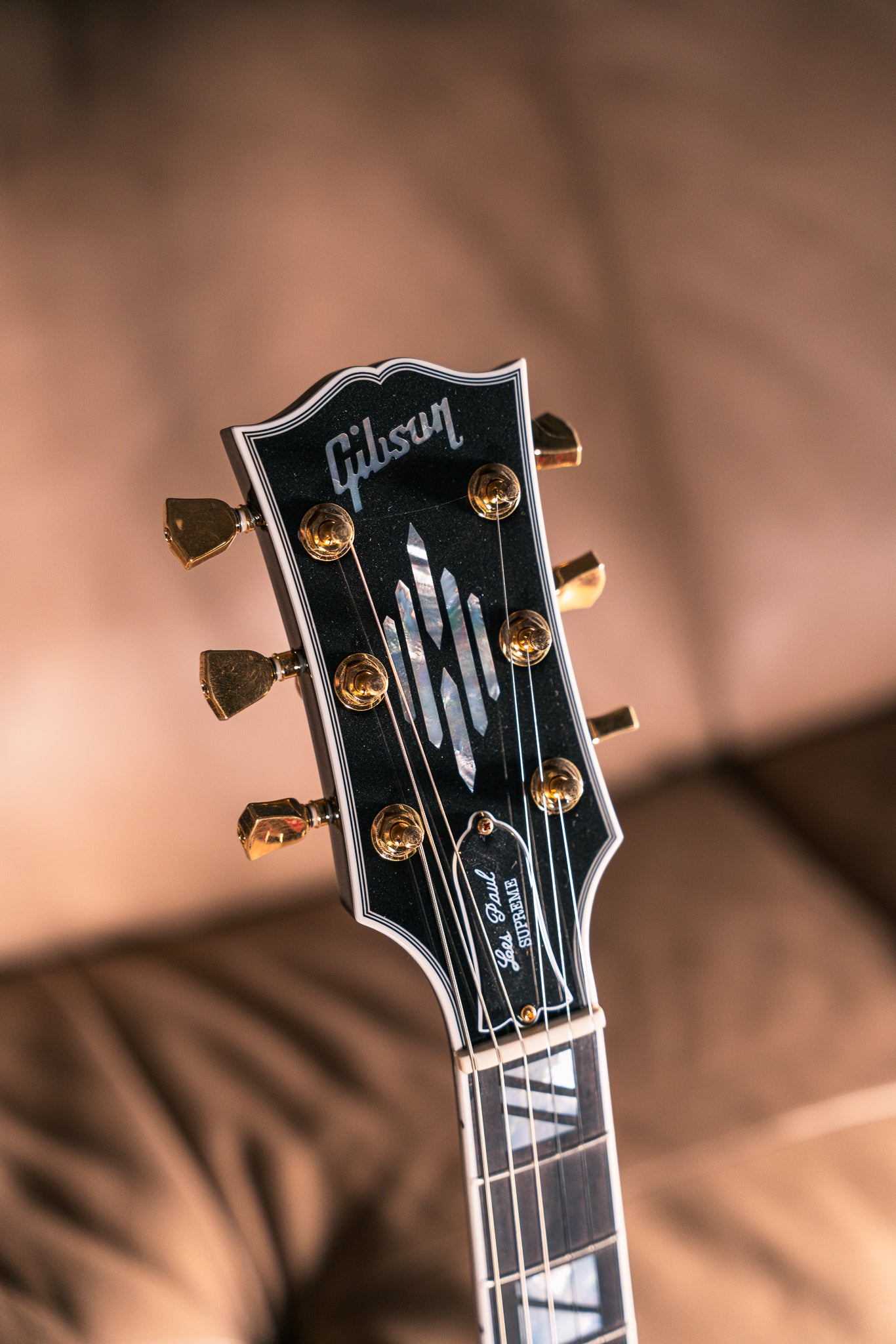 Gibson Les Paul Supreme in Translucent Ebony Burst