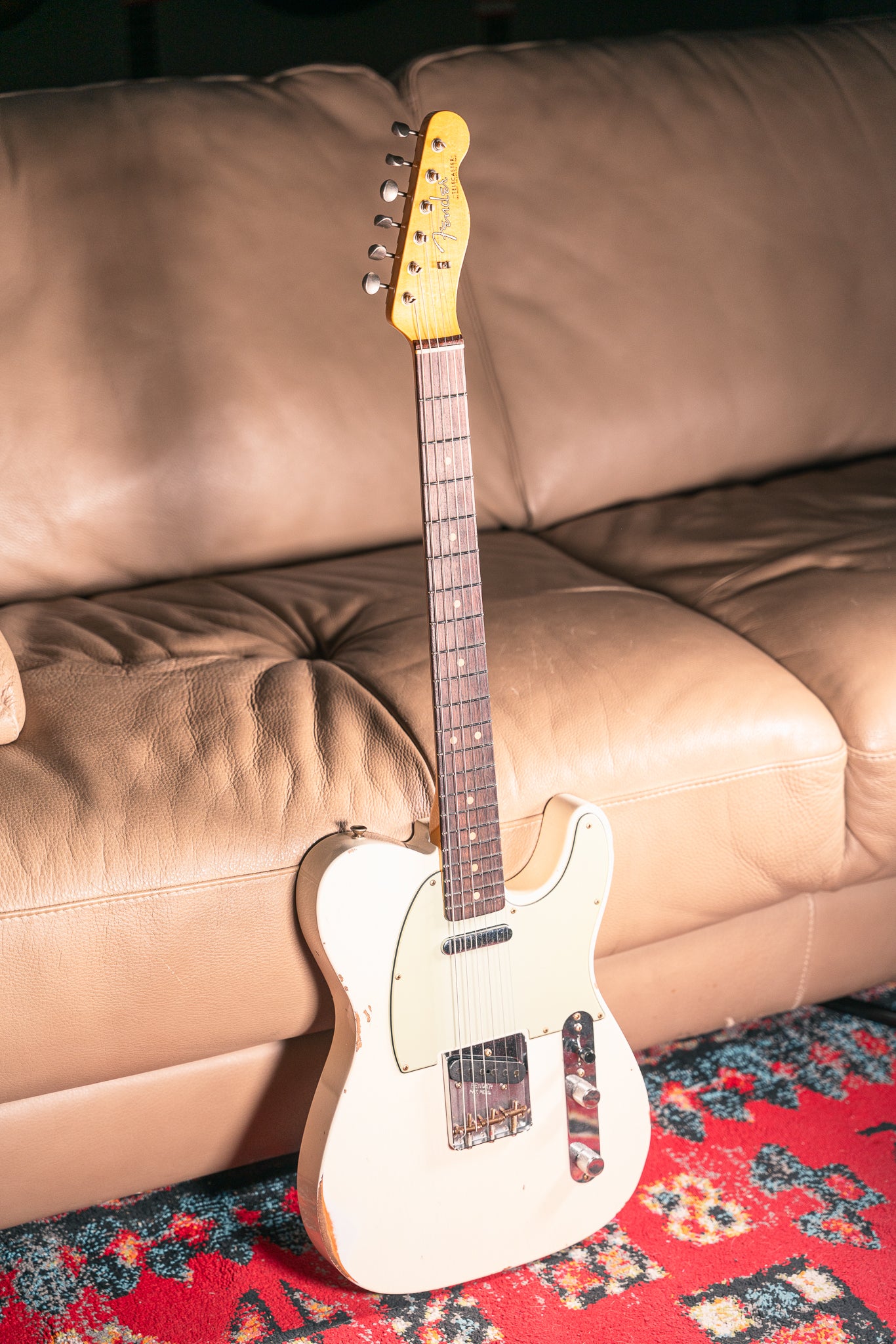 Fender Custom Shop '63 Telecaster Relic in Aged Olympic White