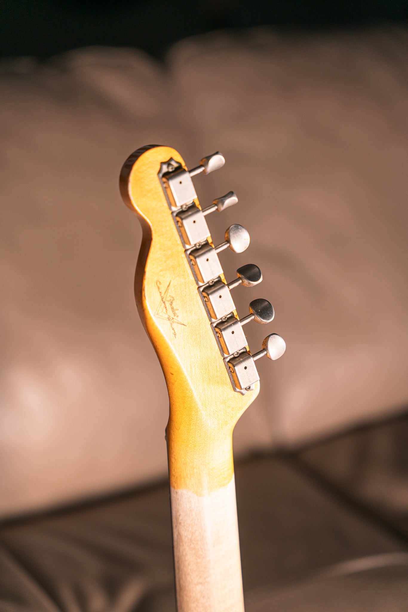 Fender Custom Shop '63 Telecaster Relic in Aged Olympic White