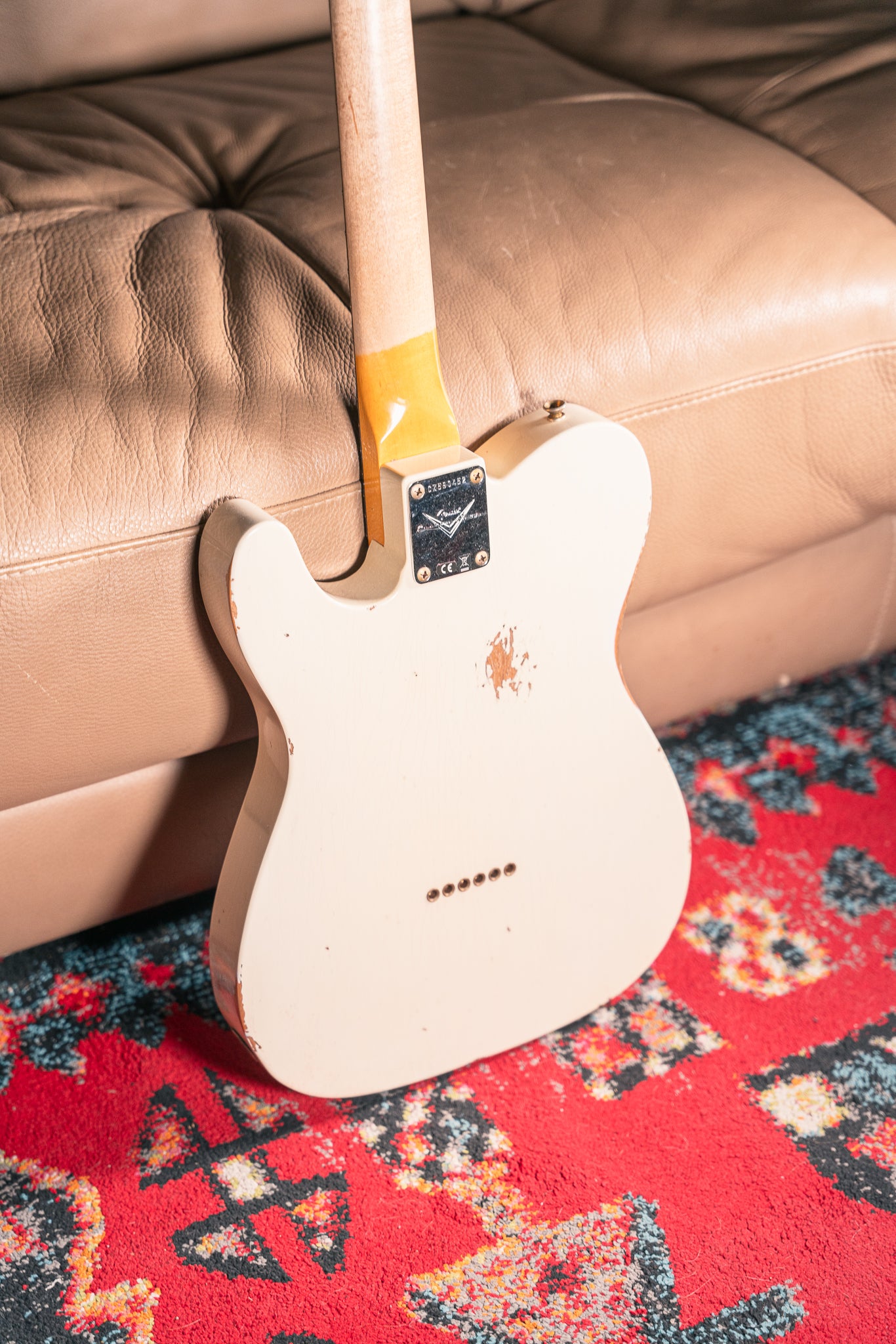 Fender Custom Shop '63 Telecaster Relic in Aged Olympic White