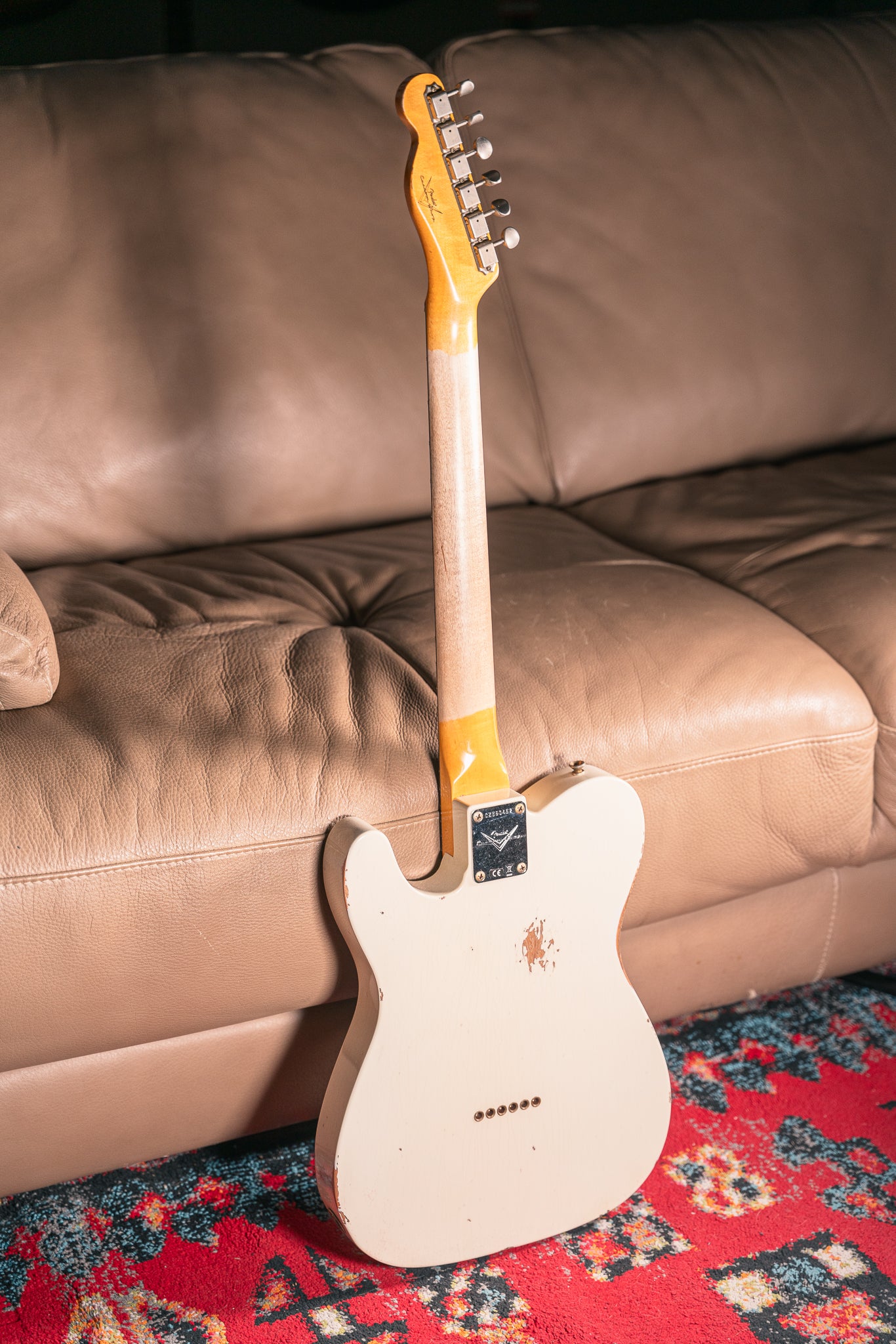 Fender Custom Shop '63 Telecaster Relic in Aged Olympic White