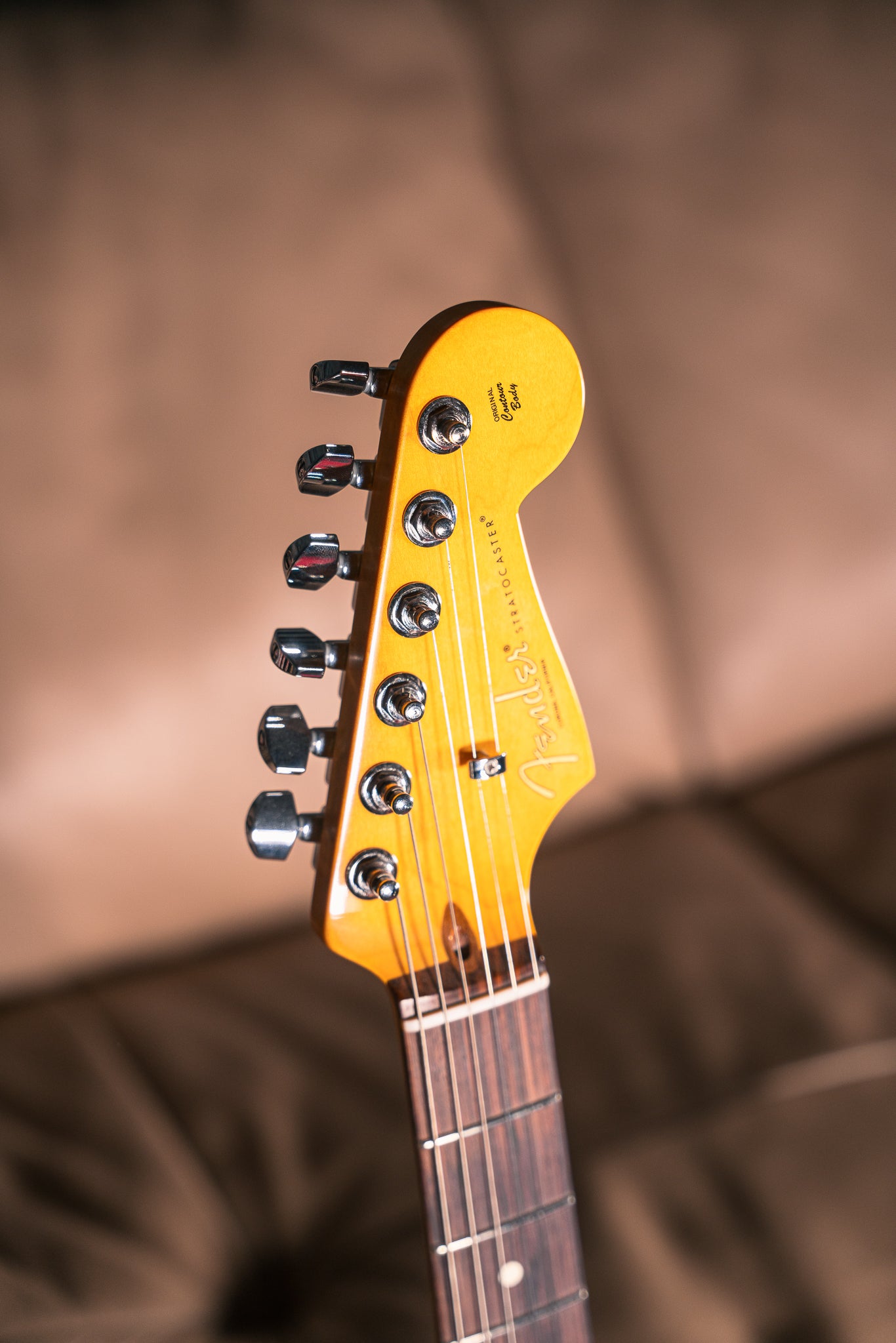 Fender LTD American Professional II Stratocaster Thinline in Transparent Shell Pink