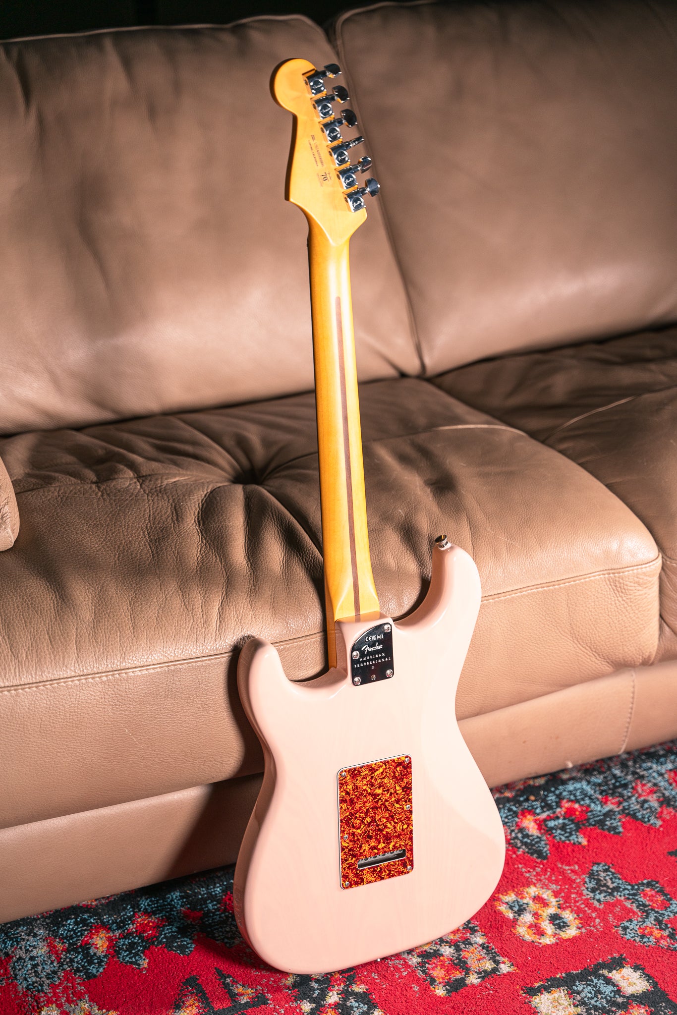 Fender LTD American Professional II Stratocaster Thinline in Transparent Shell Pink