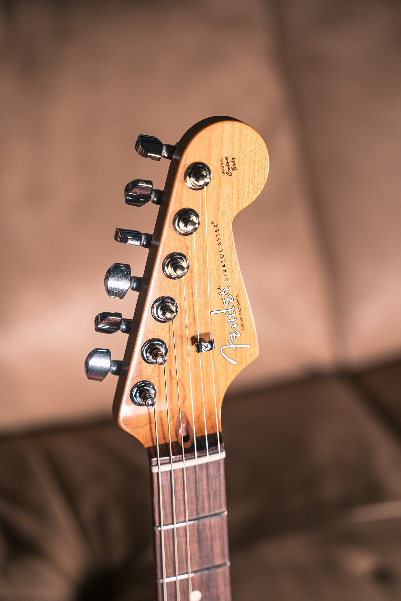 Fender LTD American Professional II Stratocaster in Shell Pink