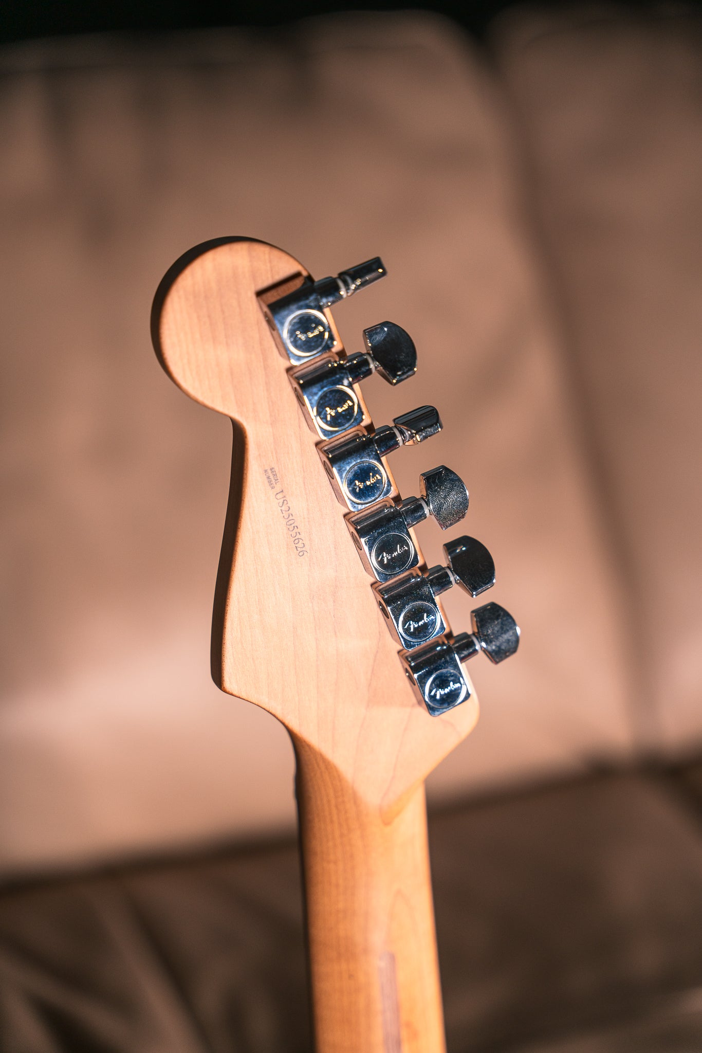 Fender LTD American Professional II Stratocaster in Shell Pink