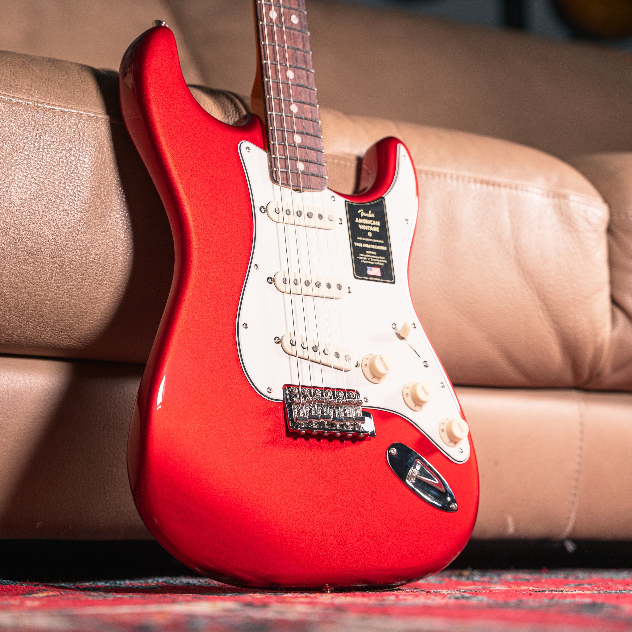 Fender American Vintage II '65 Stratocaster in Candy Apple Red