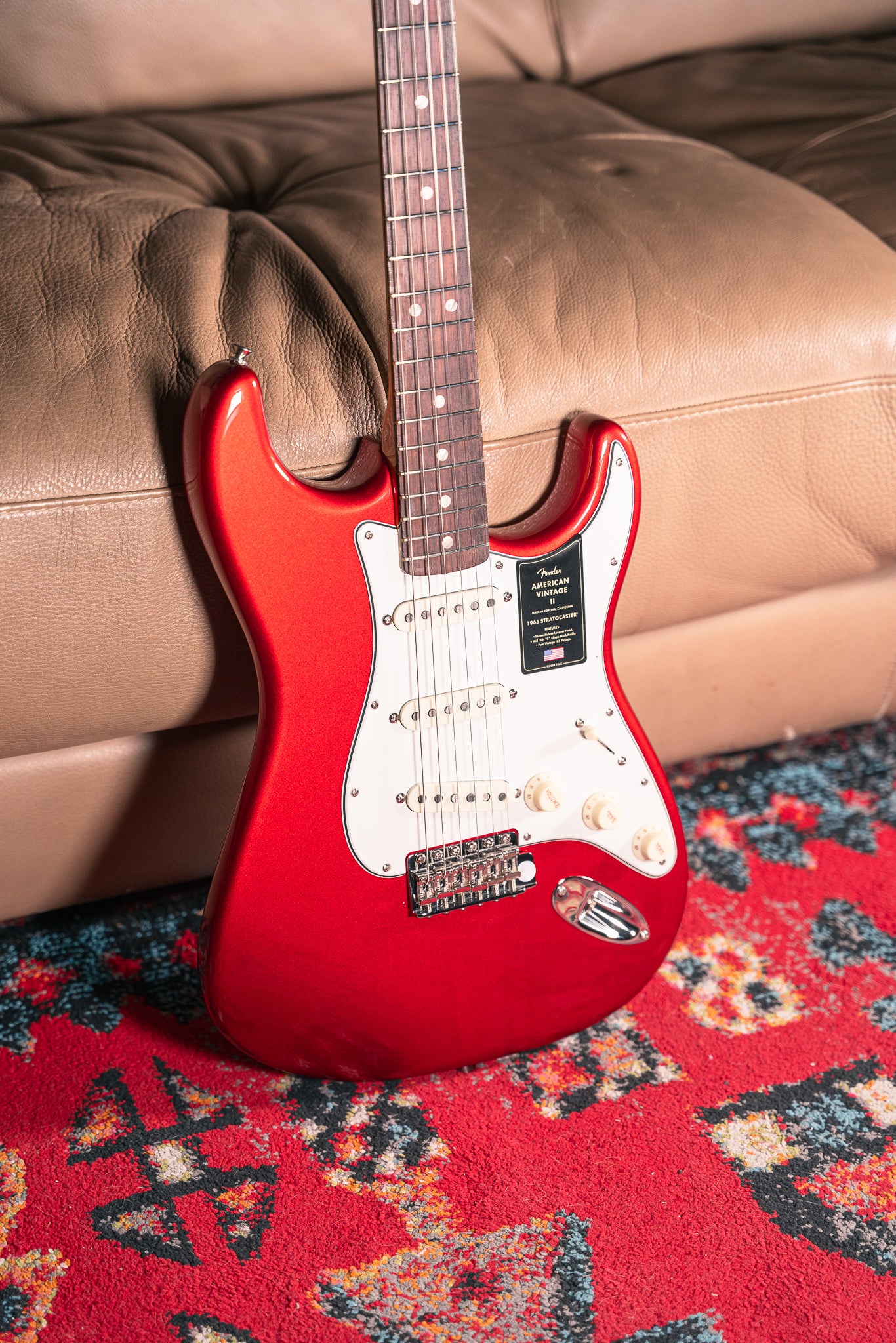 Fender American Vintage II '65 Stratocaster in Candy Apple Red