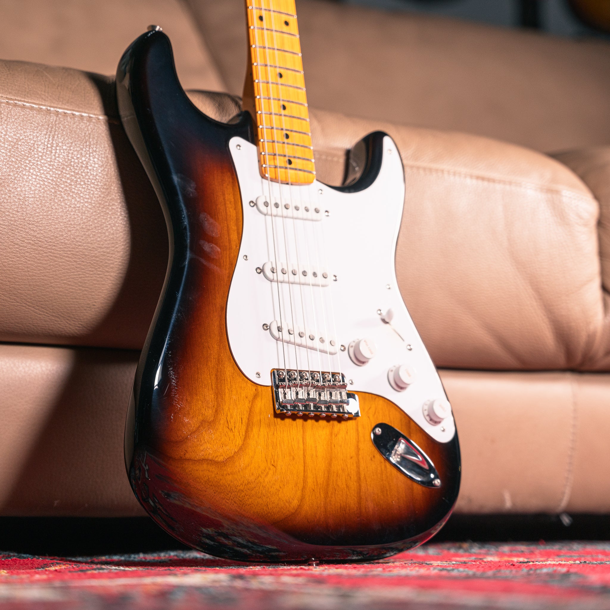 Fender 70th Anniversary American Vintage II 1954 Stratocaster in 2-Color Sunburst