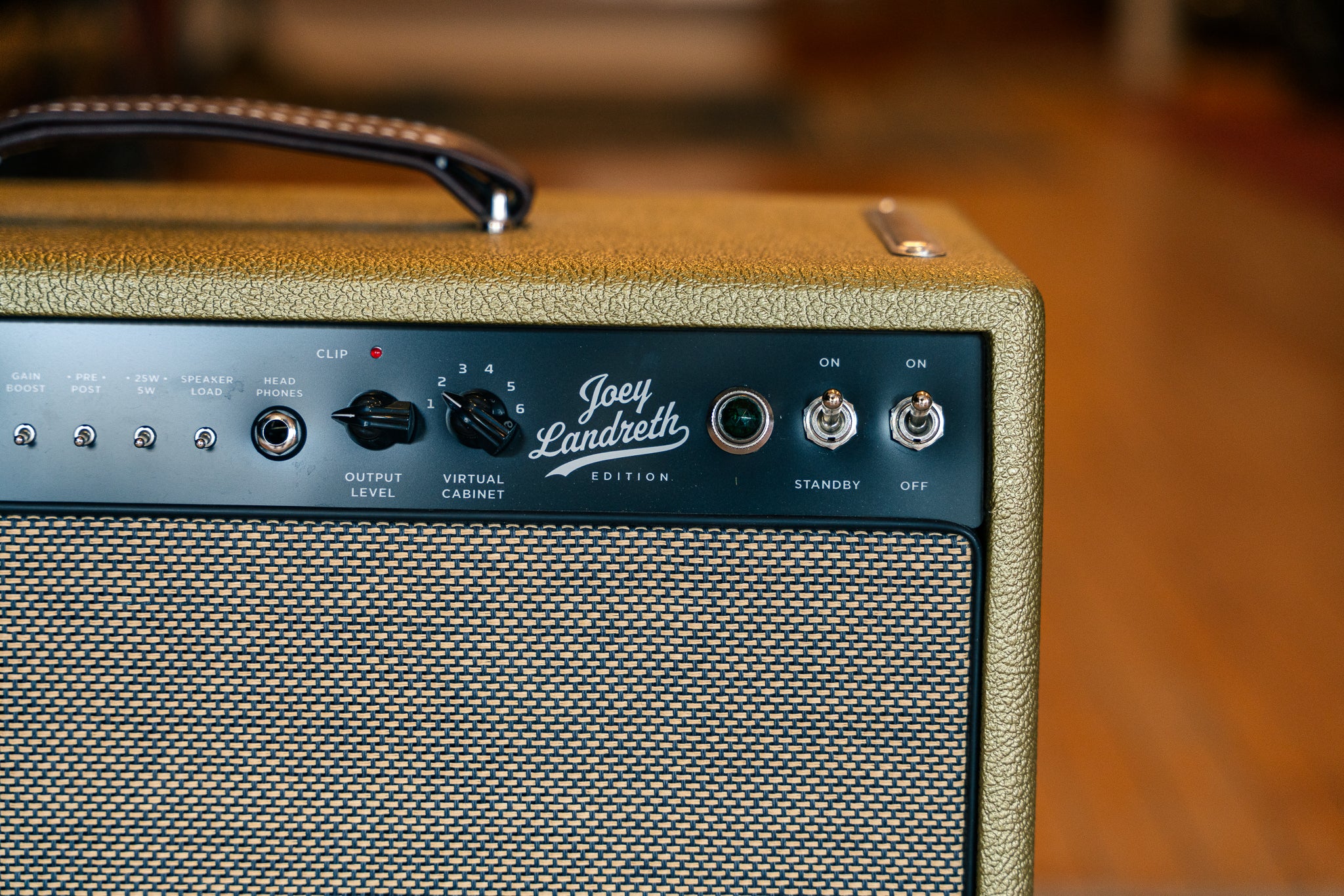 Revv D-25 - Joey Landreth Signature in Gold