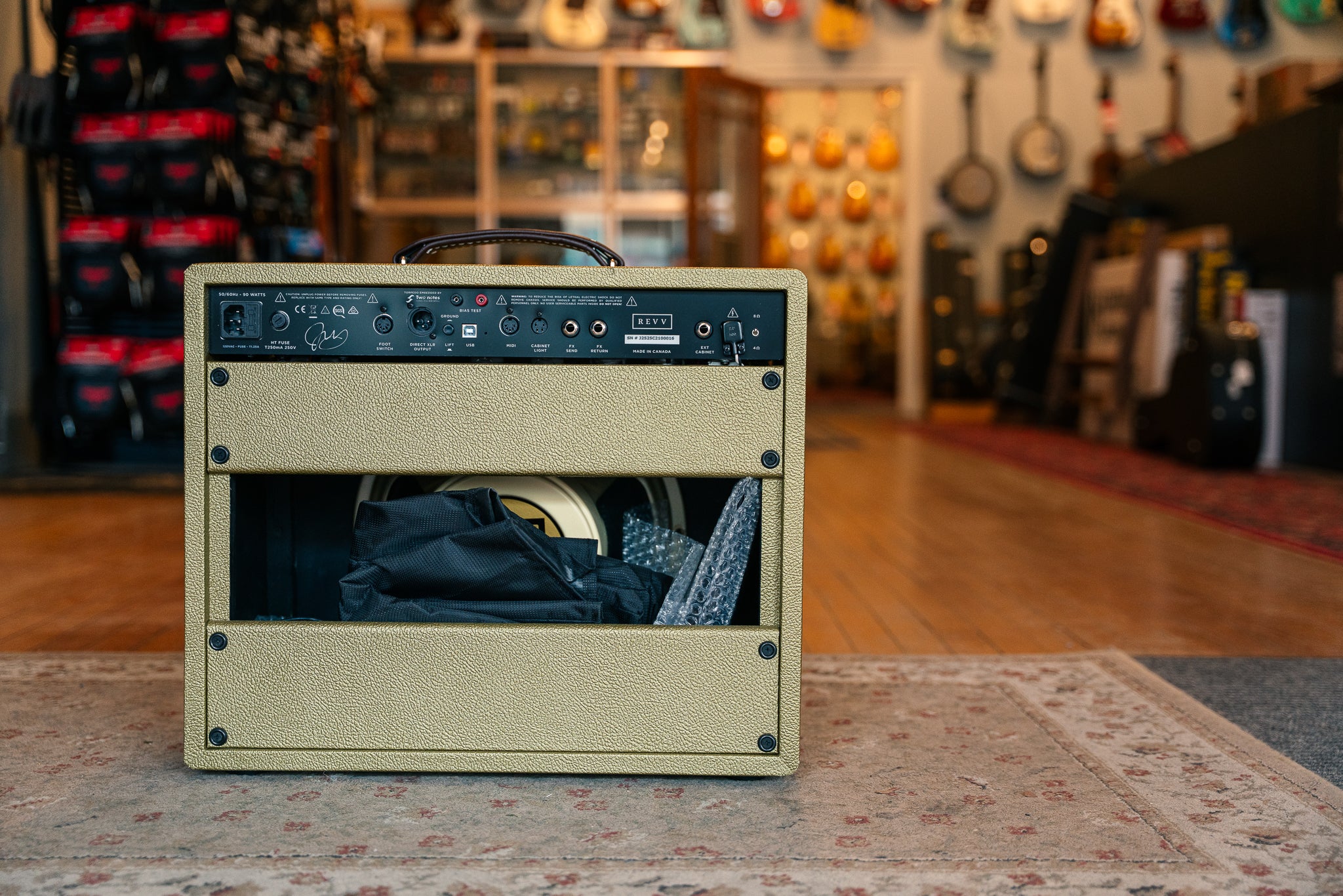 Revv D-25 - Joey Landreth Signature in Gold