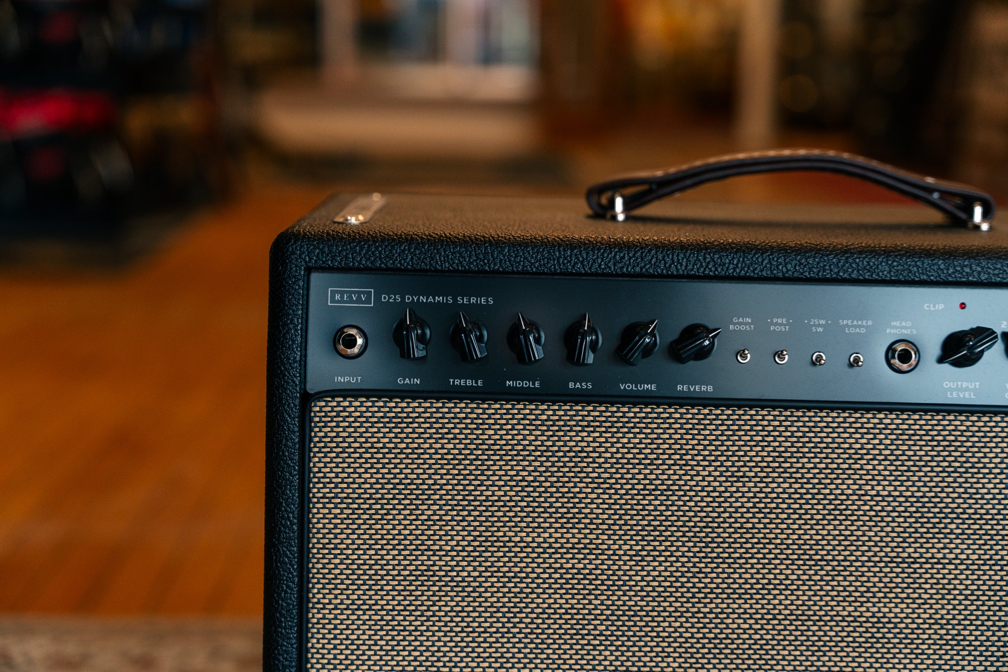 Revv D-25 - Joey Landreth Signature in Black